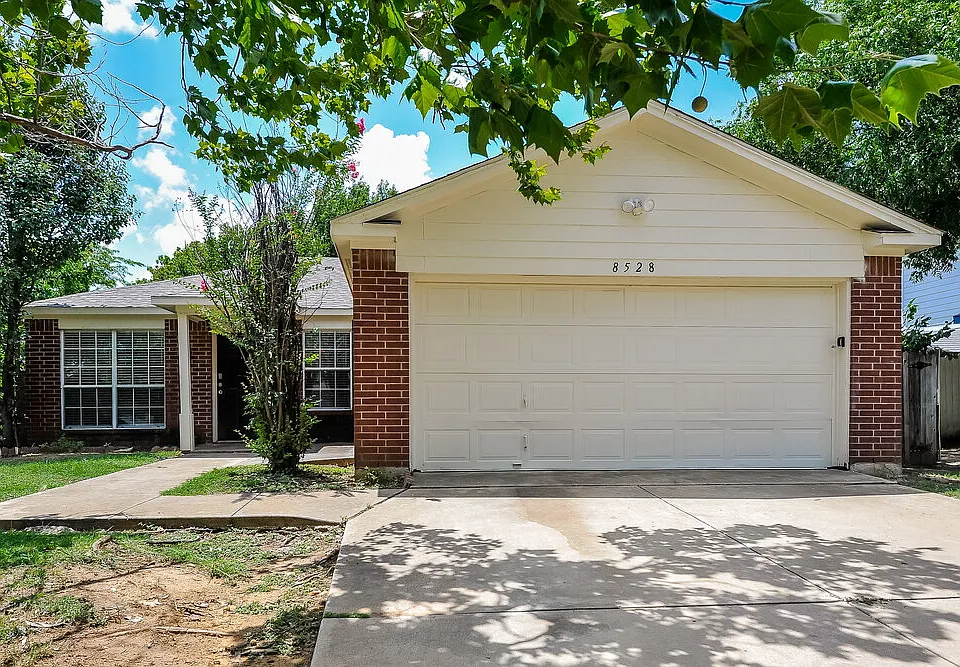8528 Gatlinburg Dr