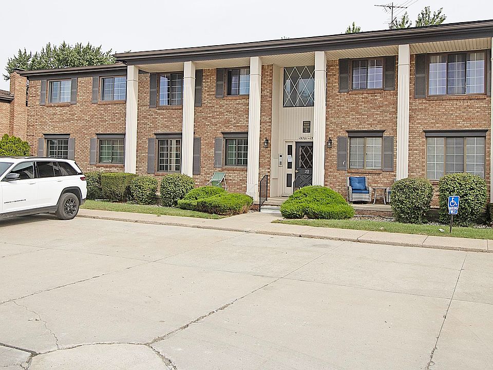 1st image of 19701 Ridgemont St #17