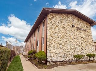 906 S 27th St APT 6, Omaha, NE 68105