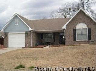 5922 Bloomsbury Dr, Fayetteville, NC 28306