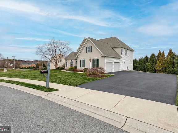 5th image of 395 Ecker Dr