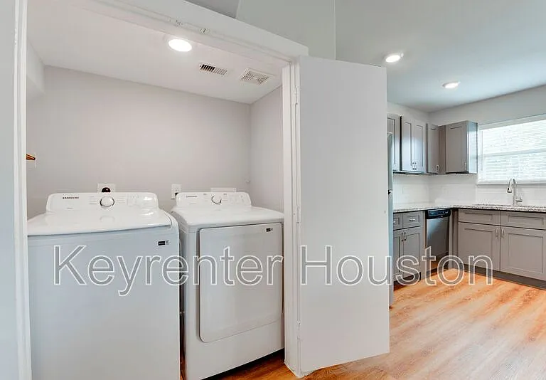 8635 Sunderland Rd #A — Photo 11