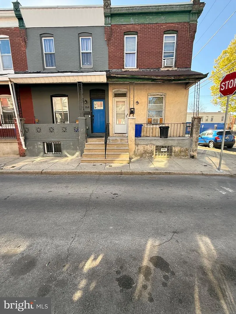 166 N Dearborn St photo 1