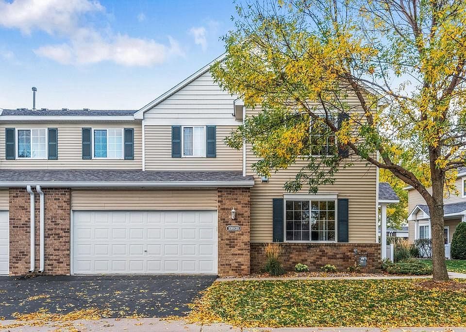 1st image of 10883 Oak Grove Cir