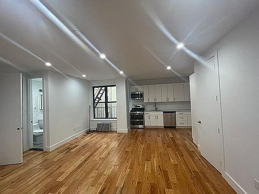 4th image of 445 Eastern Pkwy #43