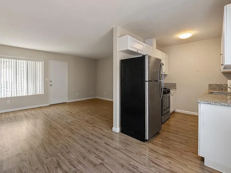 4033 Iowa St #4 — Photo 18