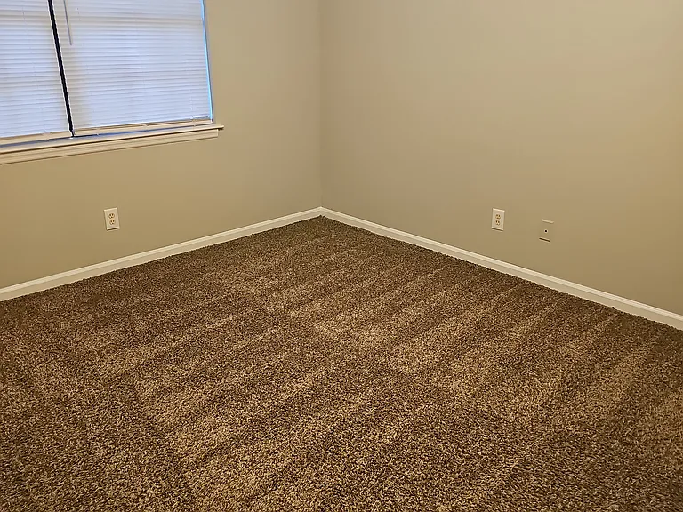 499 E University Dr — Photo 19
