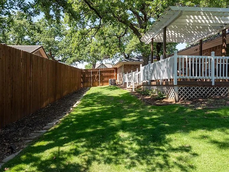 2237 Norwood Dr — Photo 39