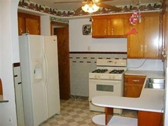 3rd image of 4875 E 93rd St