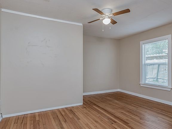 4th image of 302 Bolton Ave