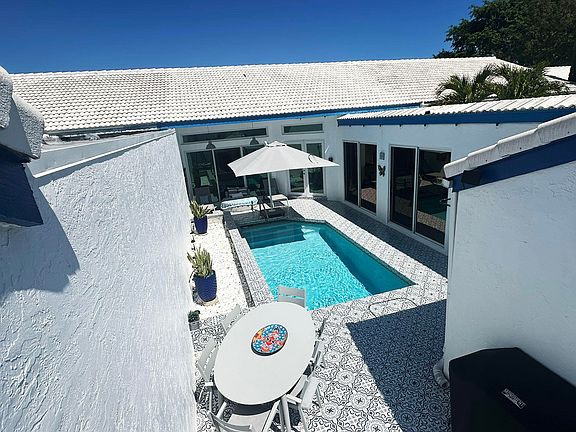 5th image of 3731 Mykonos Court