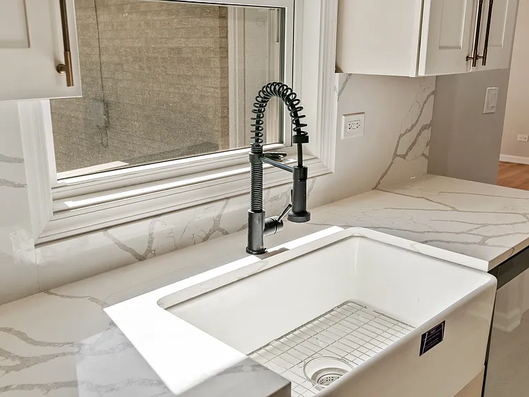 3N425 N Howard Ave — Photo 8