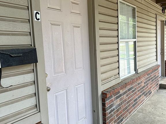 2nd image of 1117 Ozier St APT C