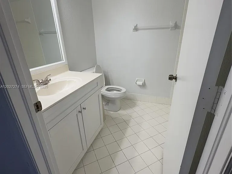 995 NE 34th Ave #201 — Photo 19