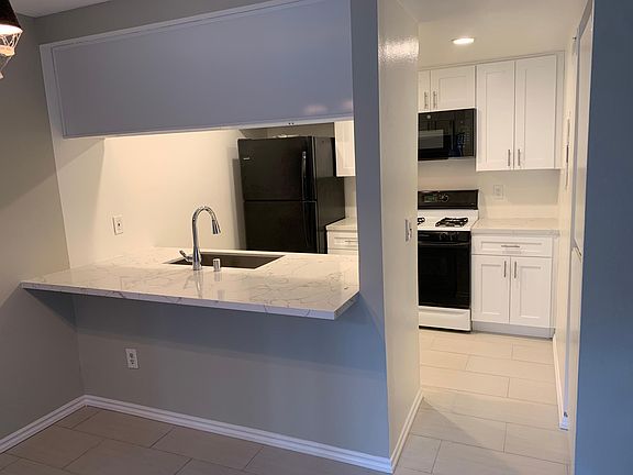 2nd image of 121 Arlington Dr APT 6