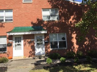 2136 Harwitch Rd, Upper Arlington, OH 43221