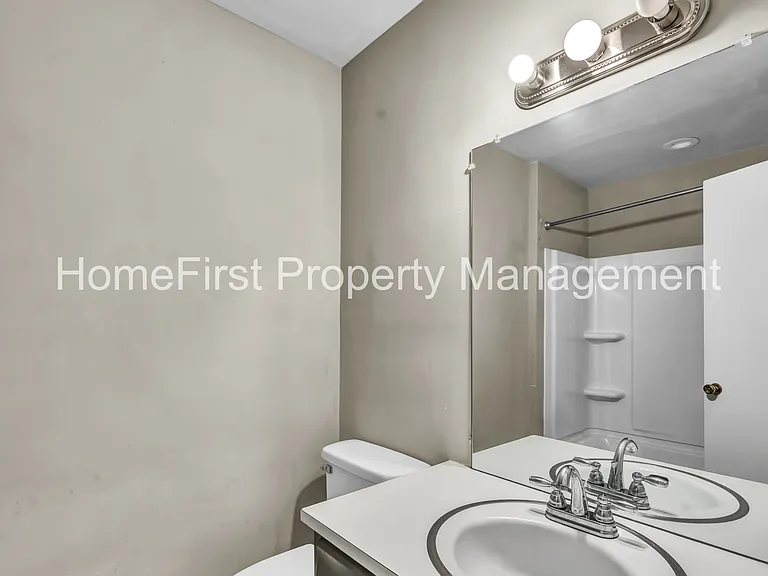 105 Meadowlark Dr #B — Photo 13