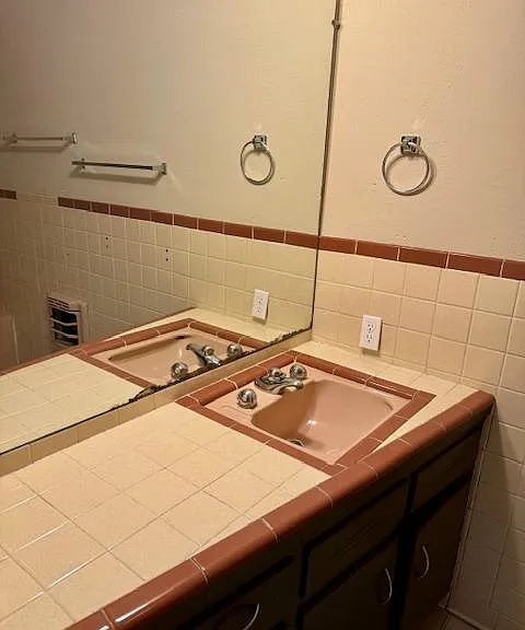 1418 Byron Ave — Photo 13