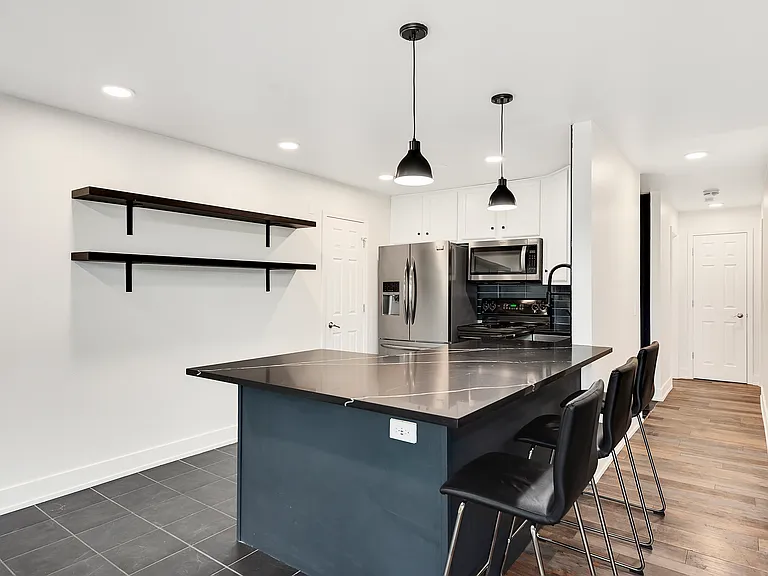 6023 Forest View Rd #1E — Photo 6