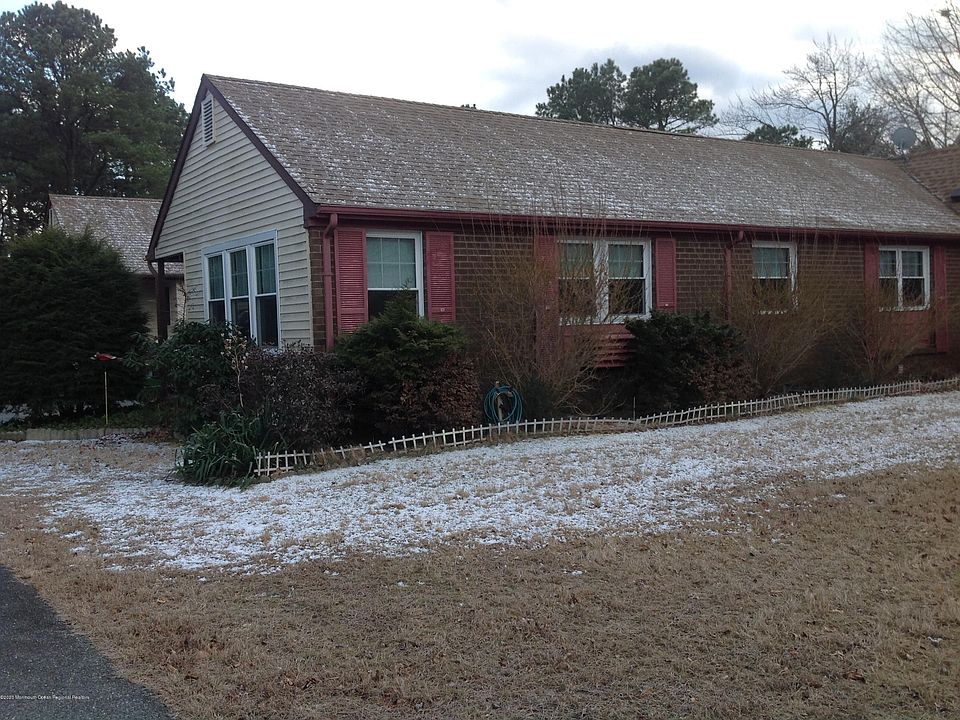 1st image of 3 Quincy Dr #A