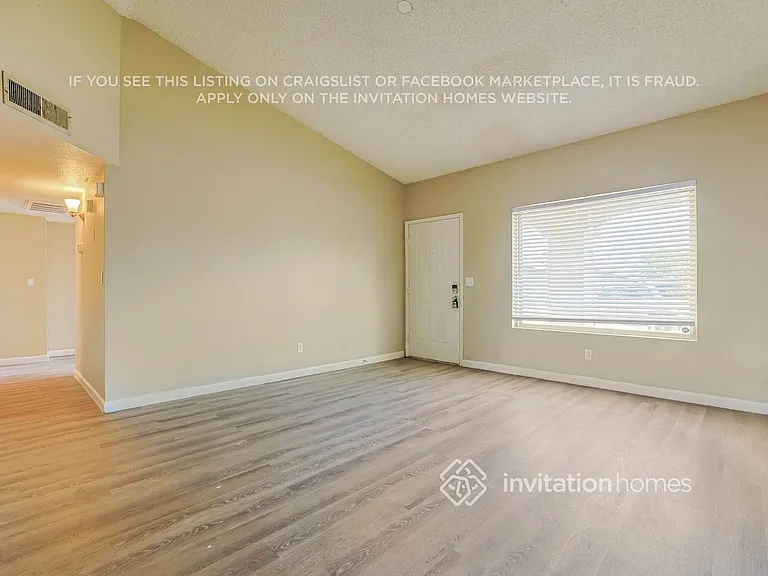 1417 W Curry St — Photo 3