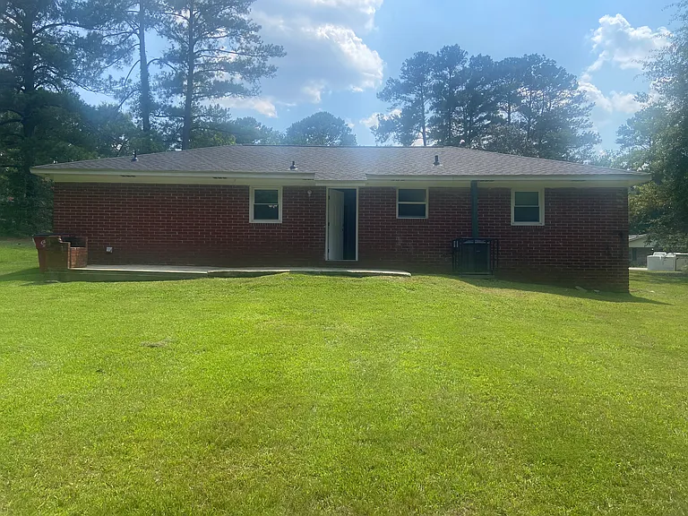2473 Charlene Ct — Photo 2