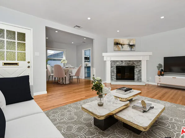 22025 De La Osa St, Woodland Hills, CA 91364