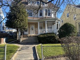 36 Park Ave, New Rochelle, NY