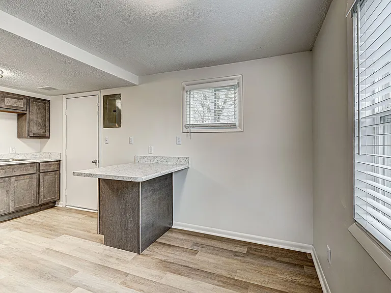 The Row Apartments — Photo 28