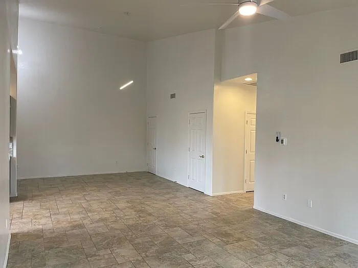 1046 N 4th Ave #2 — Photo 30