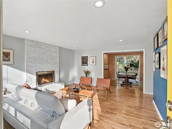 22221 92nd Avenue W, Edmonds, WA 98020