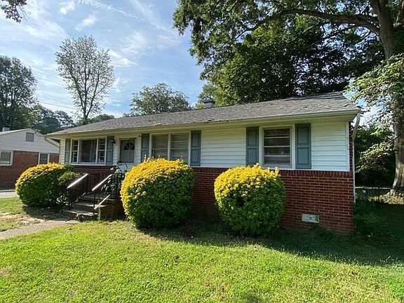 4th image of 2907 Galena Ave