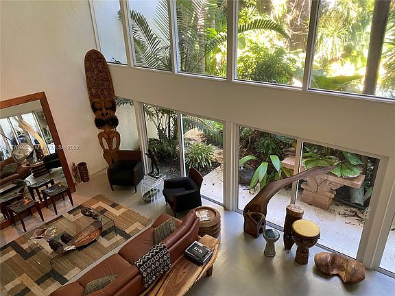 5th image of 2485 Inagua Ave