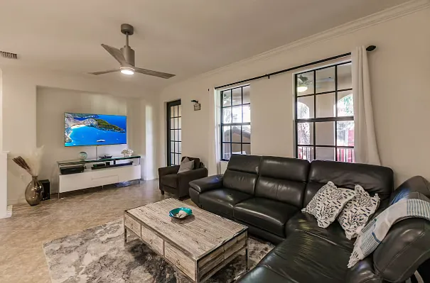 9130 Chula Vista St — Photo 17