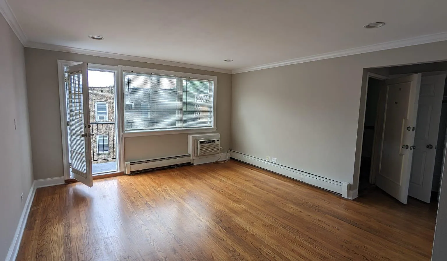 2 bed, 950 sqft, $1,645 — Photo 1