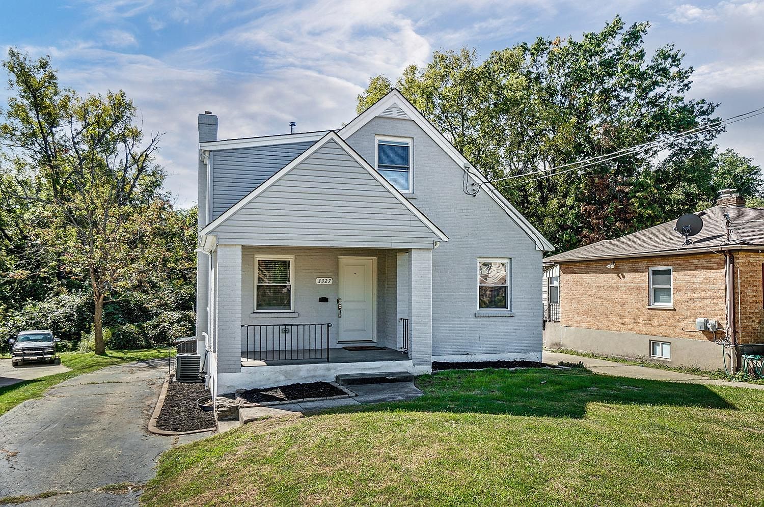 riri☺︎ 3327 Werk Rd, Cincinnati, OH 45211 | Zillow