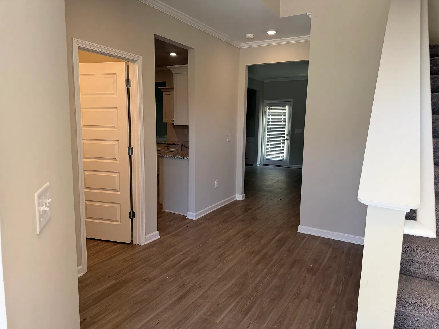 4 bed, 2.5 bath, 2268 sqft, $2,300 — Photo 3