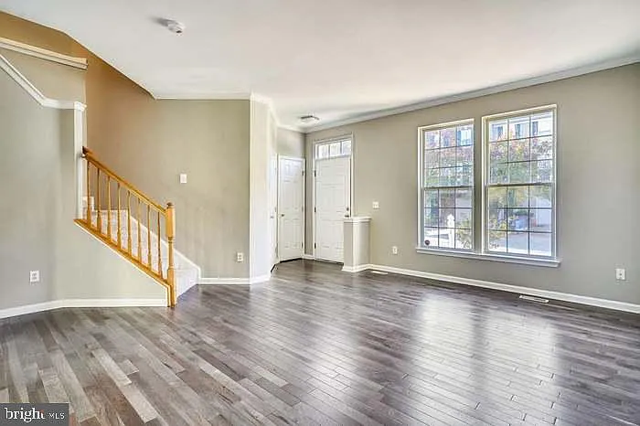 3 bed, 2.5 bath, 1344 sqft, $2,500 — Photo 4