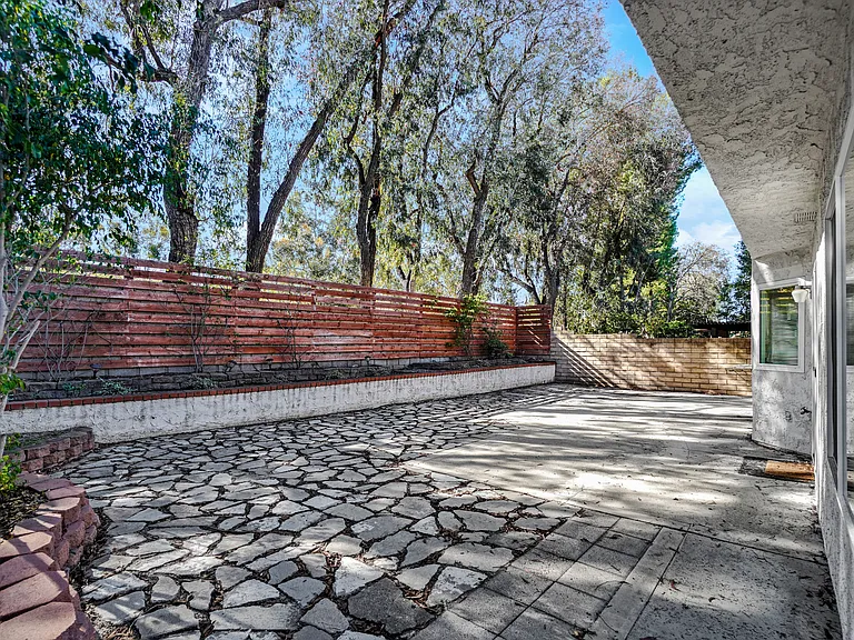 22156 Crane St — Photo 30