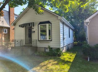 309 College St, Kingston, ON K7L4M3