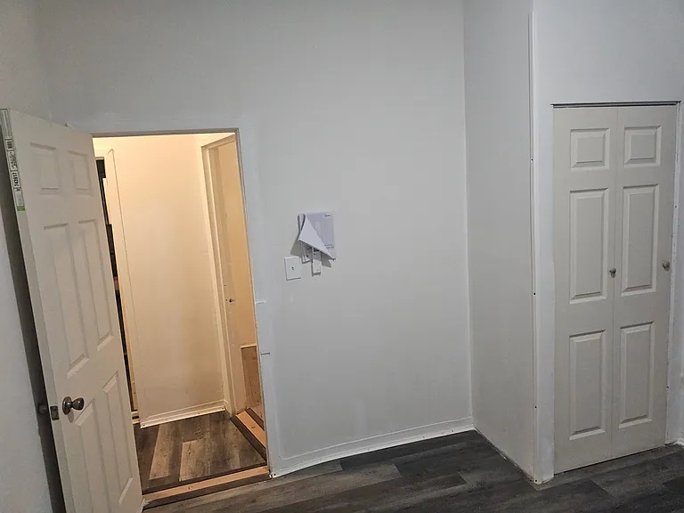 916 Bryant Ave — Photo 10