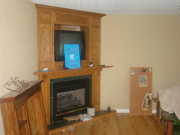 3rd image of 397 Meadowbrook Dr