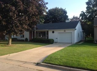 632 Robbins St, Seymour, WI 54165