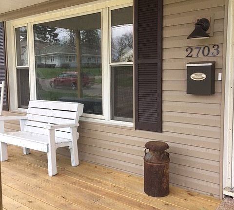 2nd image of 2703 Fairview Ave