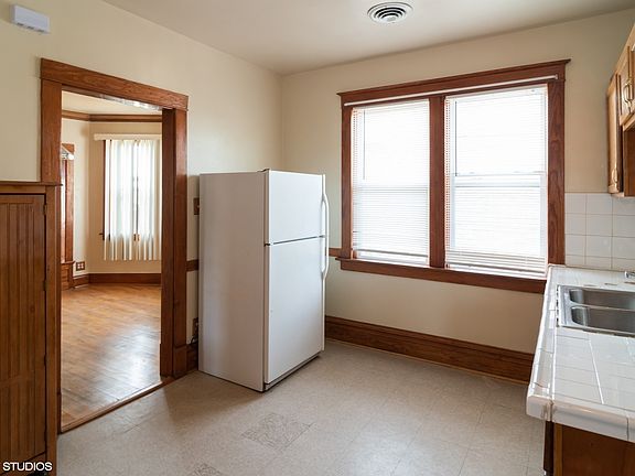 5th image of 202 S 23rd Ave