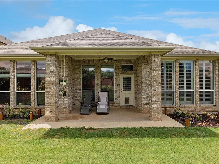 10237 Red Bluff Ln — Photo 23