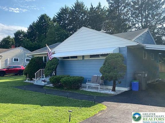 4th image of 2303 Fleur Ln