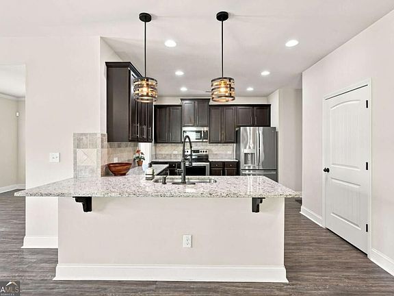 3rd image of 8011 Orange Grove Ct