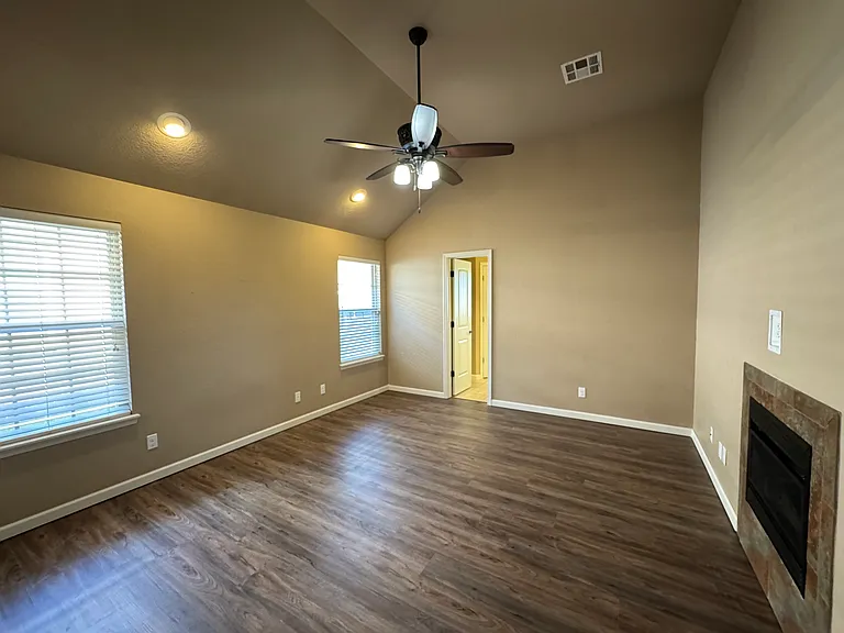 4809 Manchester Dr — Photo 5