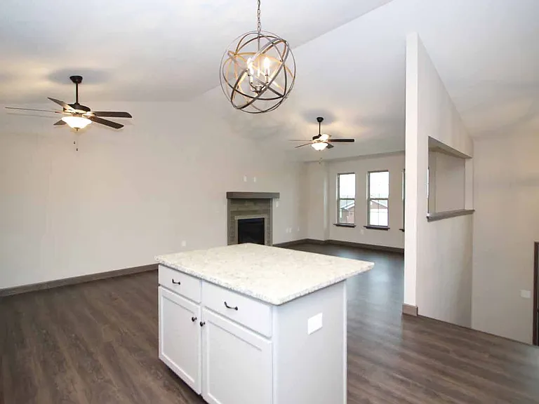 300 Olyvia Dr — Photo 10
